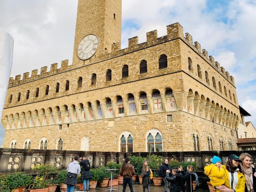Skip-the-line Uffizi Gallery Reserved Entrance Tickets - Getting into the Uffizi: separate entrance and what to do once you arrive