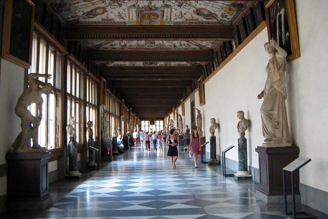 Skip the line: Uffizi small group and walking tour of Florence - Piazza della Signoria and Palazzo Vecchio: power on display