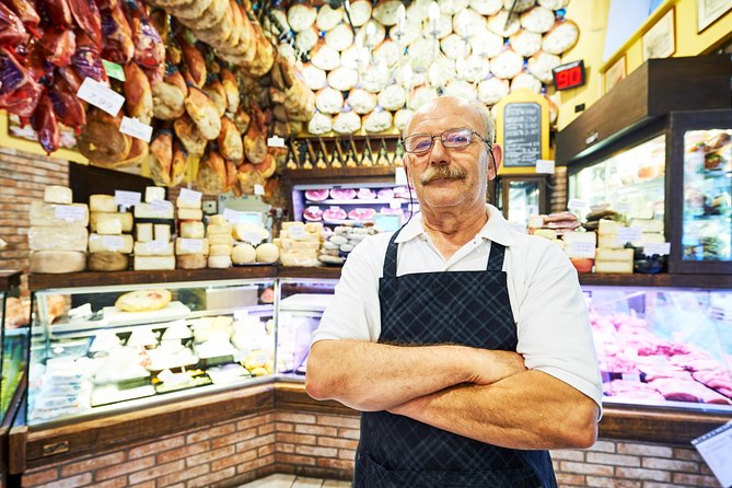 Small Group Market tour and Dining Experience at a Cesarina's home in Spoleto - Spoleto Market Time: the shopping part that makes the meal make sense
