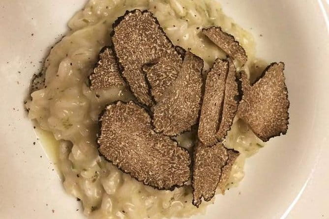 Small group PURO Vegan pasta and bruschette Class in Florence - Bruschette and aperitivo: the warm-up before flour flies