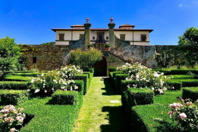 SMALL-GROUP Wine Safaris: Tuscan Wine Tasting Tours from Florence - Meeting in central Florence and how the day is paced
