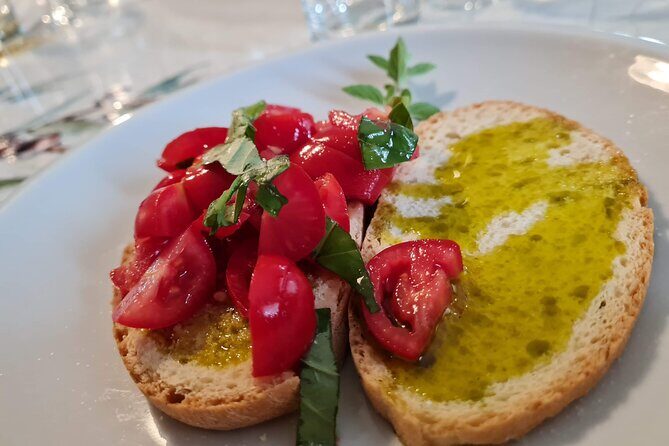 Spello E-Bike & Wine Tour with Scenic Winery Lunch - Guide energy and pacing: Daniele, Laura, and the small-group advantage