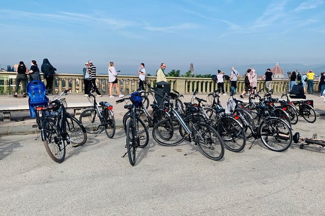Sunset Bike tour of Florence &Rose Garden & Piazzale Michelangelo - The ride through Florence’s core: Duomo piazzas and classic squares