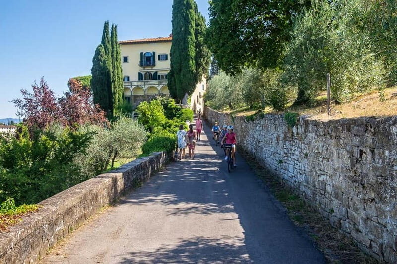Sunset E-bike Tour of Tuscan & Florentine Hills with tasting - Oltrarno and San Niccolò: Florence Neighborhoods on Two Wheels