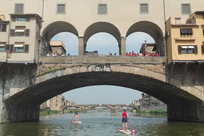 SUP at Ponte Vecchio with a Floating Drink - Florence Paddleboarding - Getting your balance: what the first minutes are really for