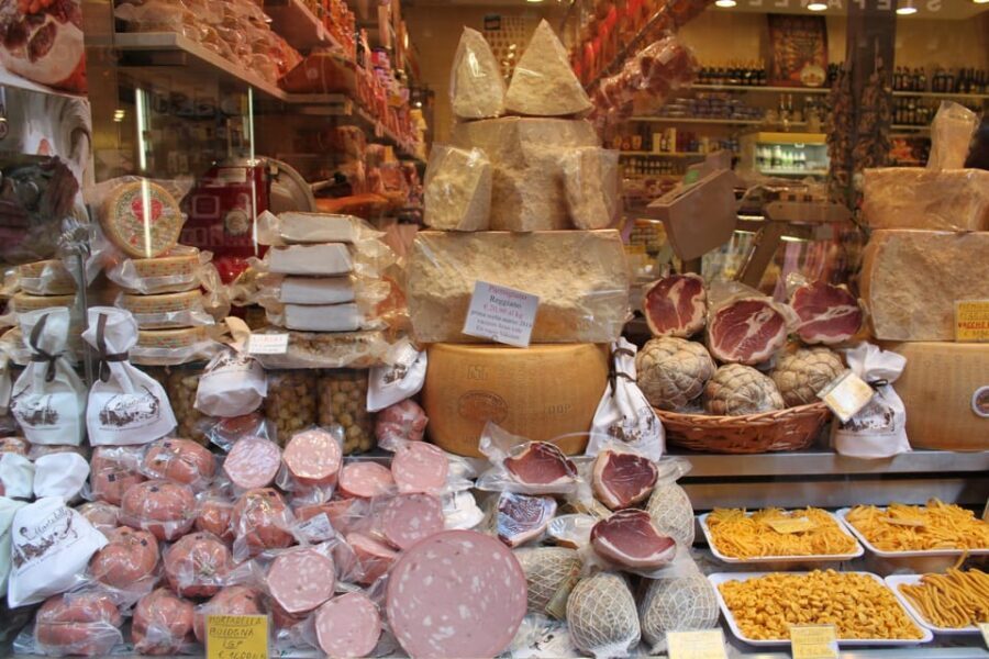 Taste Bologna's Culinary Treasure with a local - Bologna’s market and street food time: how to read the city like a local