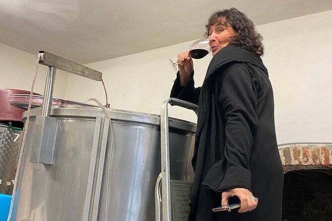 Tasting in a Tuscan Vineyard with transfer from Pisa - The tasting table: more than just a few sips