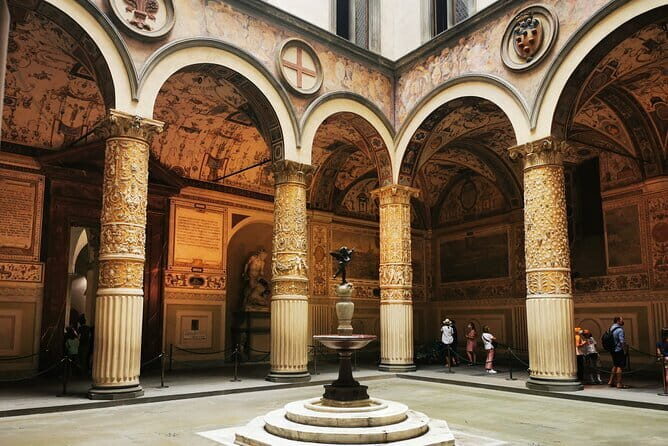 The Best of Florence Private Walking Tour with a Local Guide - Piazza della Repubblica and Orsanmichele: Romans, Workers, and Renaissance Statues