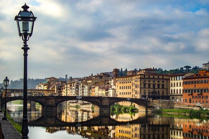 The Best of Florence Walking Tour with Audio Guide and Guide - How the guide + audio app work on the ground