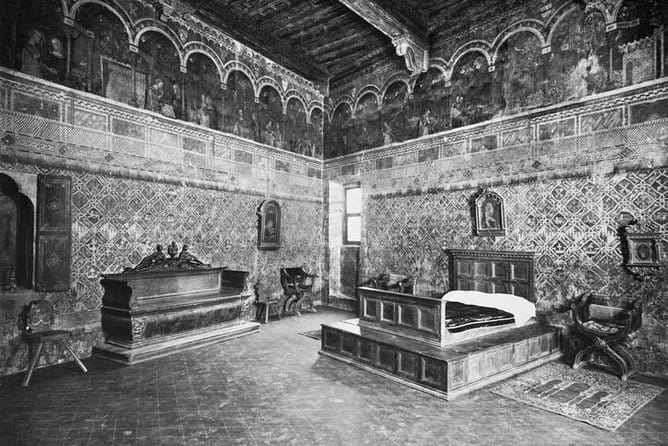 The Florentine House of the 14th Century: 1 hour tour in the Renaissance life - Entering Palazzo Davanzati: where the architecture does the talking