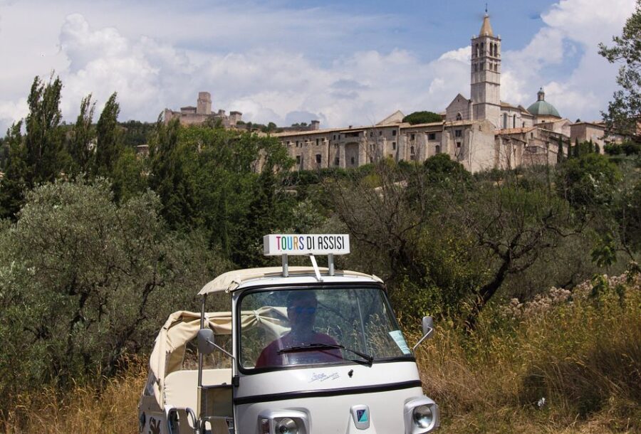 The Life of Saint Francis Tour by Tuk Tuk: English & Spanish - Chiesa Nuova, St. Francis’s home, and Piazza del Comune with Minerva’s temple