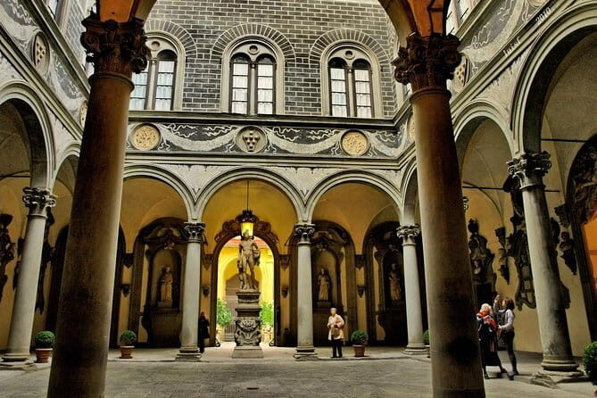The Medici Family: Lorenzo The Magnificient and the TV movie - Price and Value Check for a 2-Hour Tour in Florence