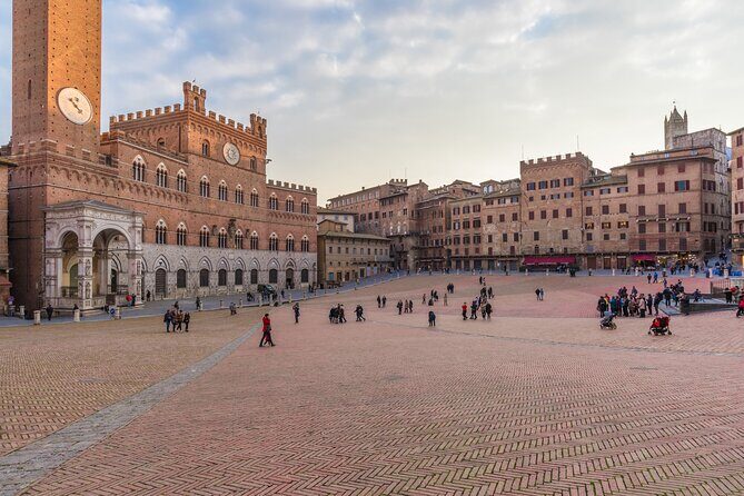 The Most Delicious Private Food Tour of Siena: 10 Tastings - Piazza del Campo: eating near the heart of the Palio