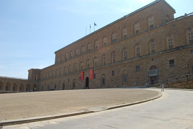 The Pitti Palace private tour: Splendours of the Royal Residence - Key things you’ll notice right away