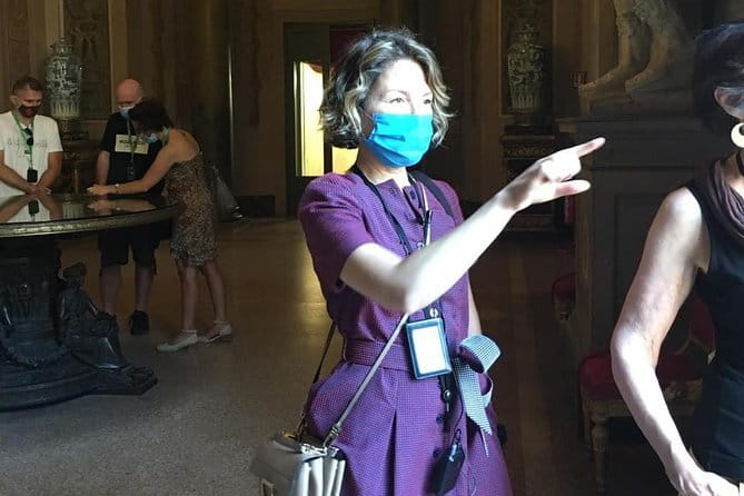 The Pitti Palace private tour: Splendours of the Royal Residence - Palazzo Pitti feels like a maze, so you’ll love the guidance