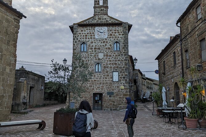 Tomb Hunting and Trekking Adventure in Sovana - Key things that make this trek worth your time