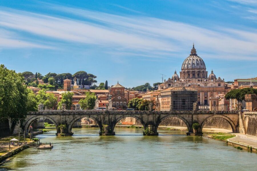 Transfer Between Florence and Rome with Sightseeing Stop - Lunch, Timing, and Keeping the Day Comfortable