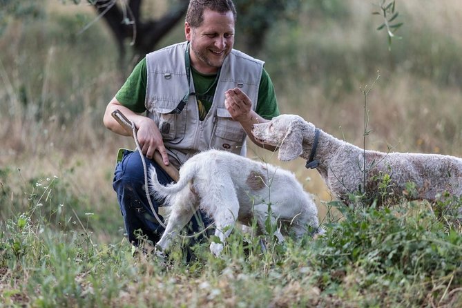Truffle hunting - What to bring for truffle hunting in Tuscany