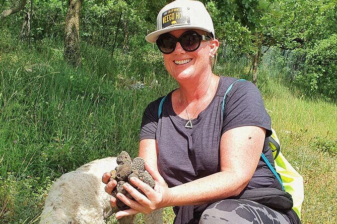 Truffle Hunting Experience in Assisi - The 2-Hour Walk: Terrain, Timing, and What to Wear