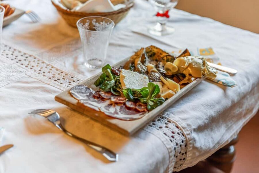 Tuscan Lunch & Winery Tour with Tasting in San Gimignano - Should you book this Tuscan Lunch & Winery Tour?