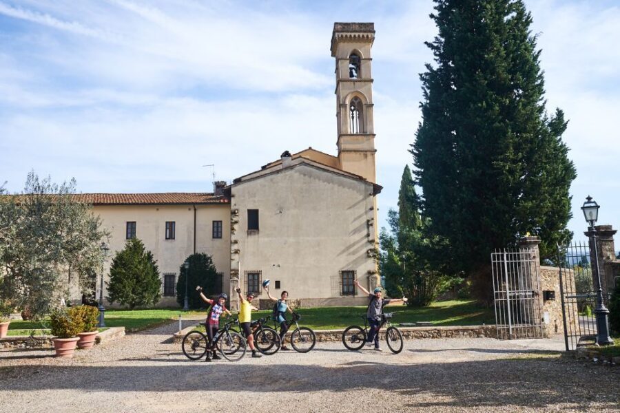 Tuscany Hills Bike Tour with Lunch at farm and Wine Tasting - The return to Florence: mostly downhill, still a ride