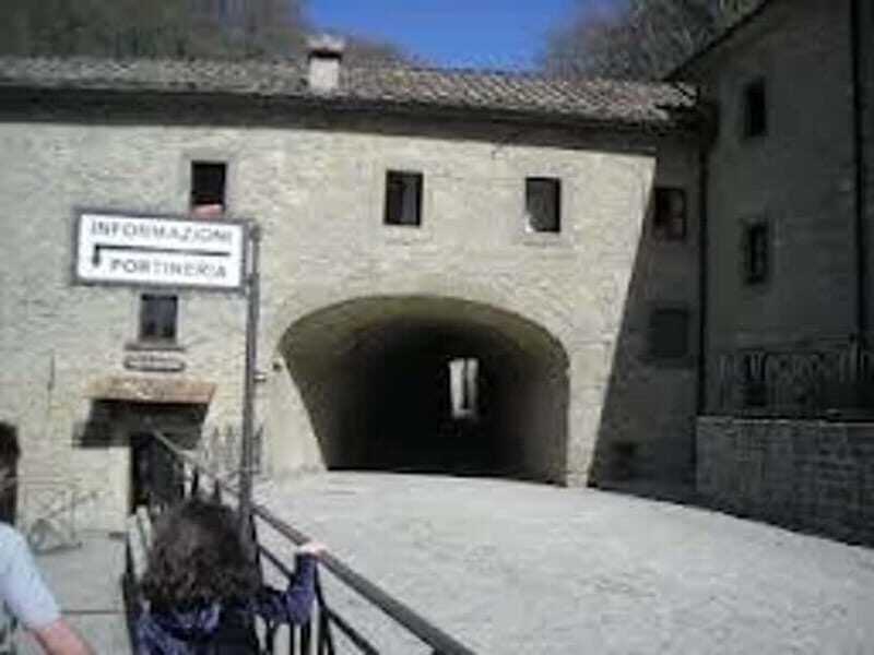 Tuscany: Sanctuary of La Verna Day Tour Private Tour - The heart of the day: about four hours on Mount Penna