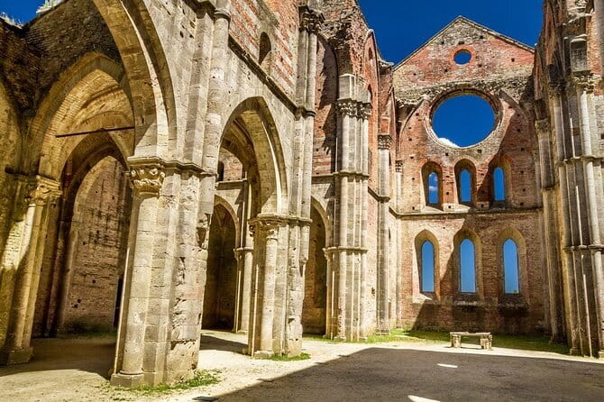 Tuscany's hidden gems: San Gimignano, Volterra, St Galgano Abbey - How the 8:00 am start affects your whole day