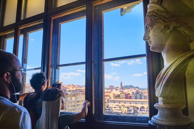 Uffizi Gallery private tour with skip the line ticket - Why a Uffizi private tour beats the herd