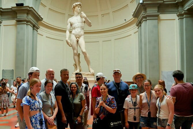 Uffizi Gallery Tour with Wine Tasting in Florence - The wine tasting stop on Via del Gomitolo dell’Oro: what’s included