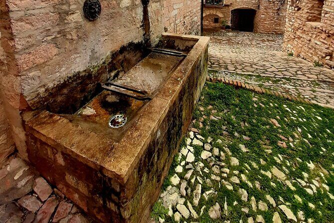 Umbria off the beaten track. Rasiglia, Trevi, Bevagna and Collepino - Collepino above Spello: a walk for curious minds