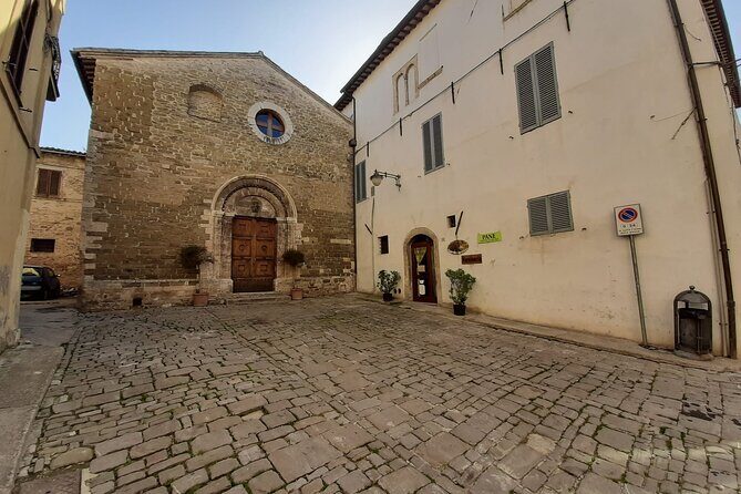 Umbria off the beaten track. Rasiglia, Trevi, Bevagna and Collepino - Assisi pickup and private driving: less stress, more looking