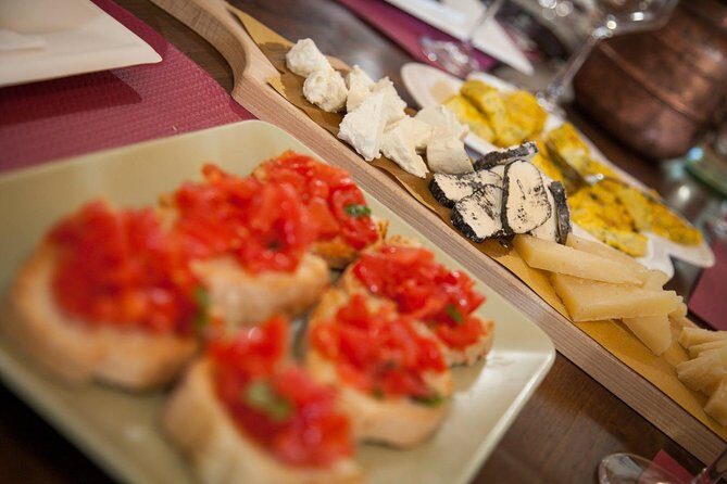 Umbria Wine Lovers: Montefalco & Bevagna with Winery Lunch - The included lunch: organic farm ingredients, olive oil, and Umbrian tozzetti