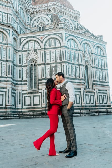 Unique Photographer in Florence - Language Options and Private Group Comfort