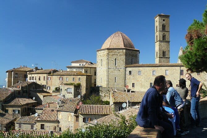 Volterra and San Gimignano: a taste of medieval Tuscany! - Stop 1: Anfiteatro Romano viewpoint for Roman Tuscany flavor