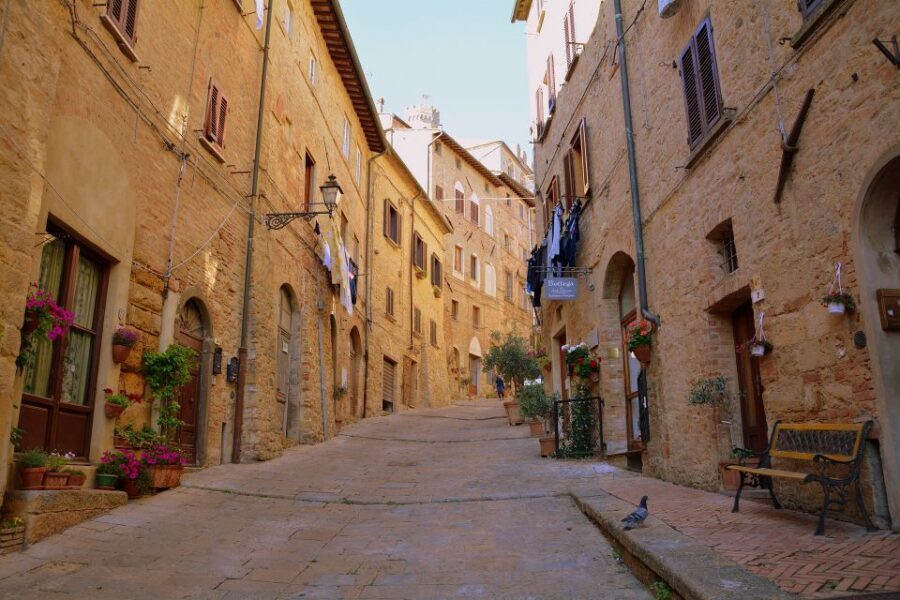 Volterra: Piazza dei Priori & Cathedral Private Walking Tour - Who this tour suits best (and who might feel the mismatch)
