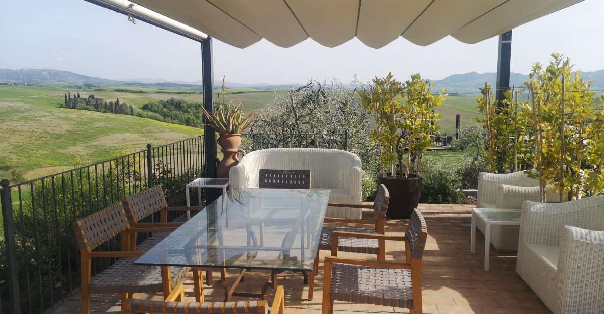 Volterra: Private Picnic in the Tuscan Countryside - Your Private Table in the Lemon House (2 Hours of Courses)