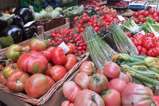 Walking Food Tour of Florence with Tastings and Wine - Getting started at Santa Croce: meeting point, timing, and walking comfort