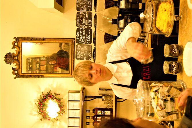 Walking tour unveiling Bologna - Stop 5: Via Borgonuovo for Romagna street-food tastes