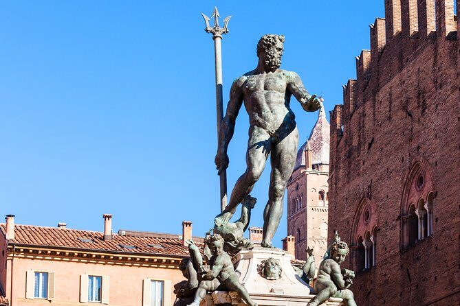 Walking tour unveiling Bologna - Guides, and why their names show up again and again