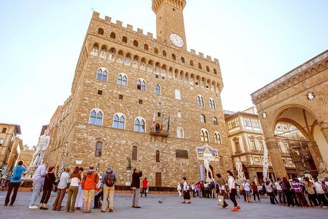 Walking Tour with Wine Tasting in Florence - Piazza della Repubblica to the Duomo area: start in the center, learn the timeline