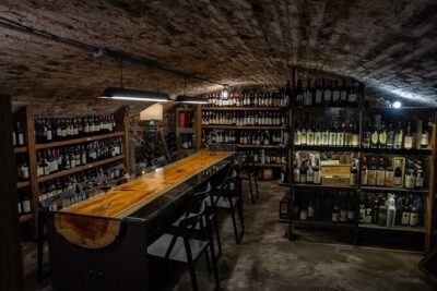 Wine tasting in Lucca - Meeting at Enoteca Vanni: Getting Started in the Right Place