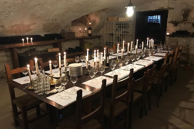 Wine tasting in Lucca "at home" with expert sommelier - 5 wines - The 1½-Hour Rhythm: Intro, Territory, Then Five-Wine Tasting